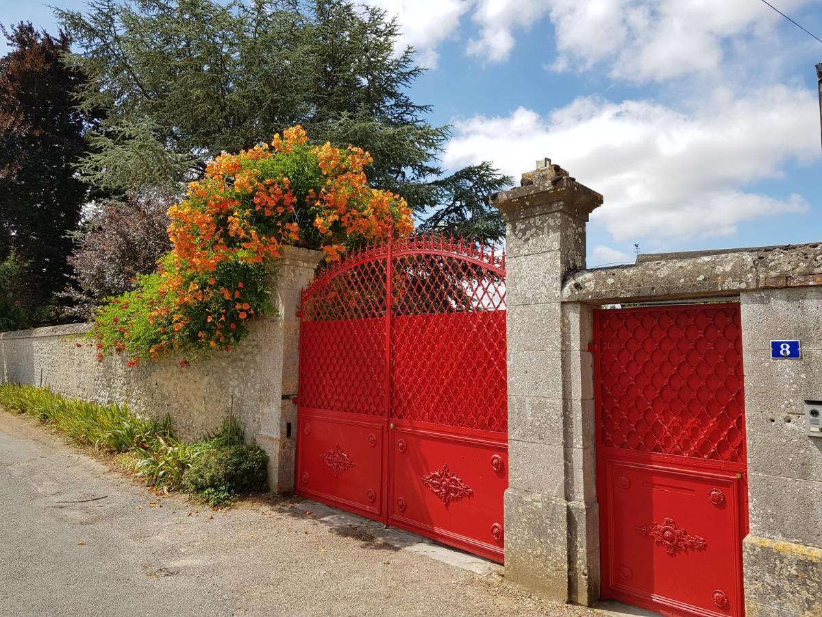 Le Grand Cedre Et Sauna Interieur Piscine Bed & Breakfast Marolles (Loir-et-Cher)